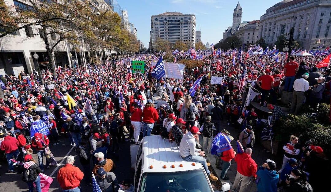 Hundreds of Thousands Rally in DC