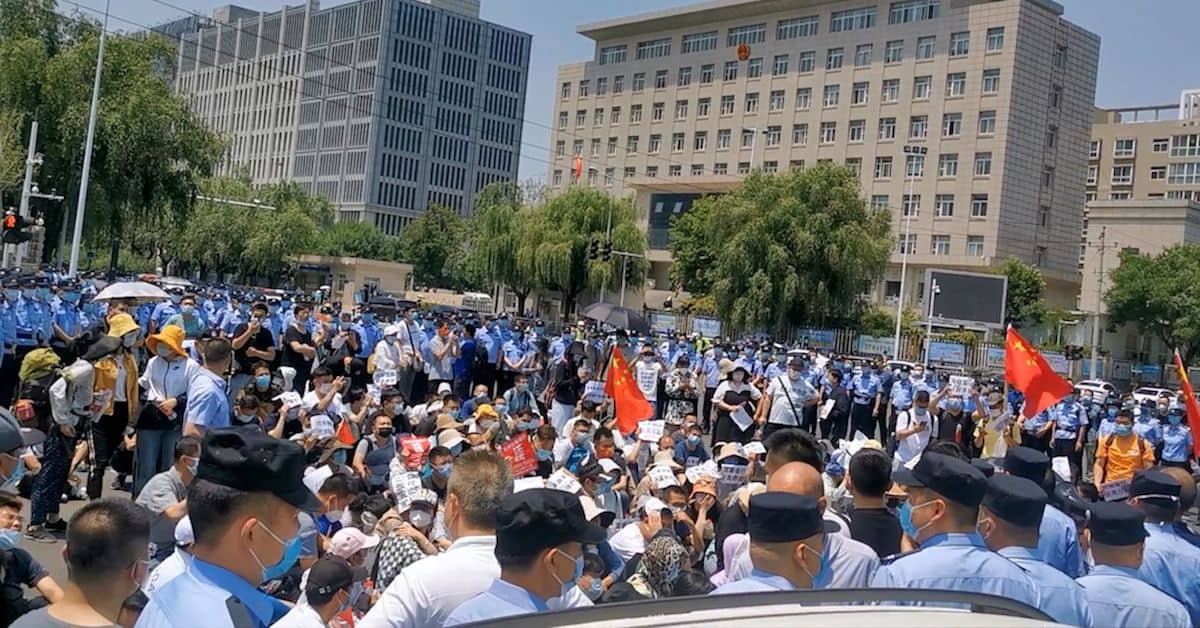 Chinese Citizens’ Uprising Against Xi’s CCP has China on Edge