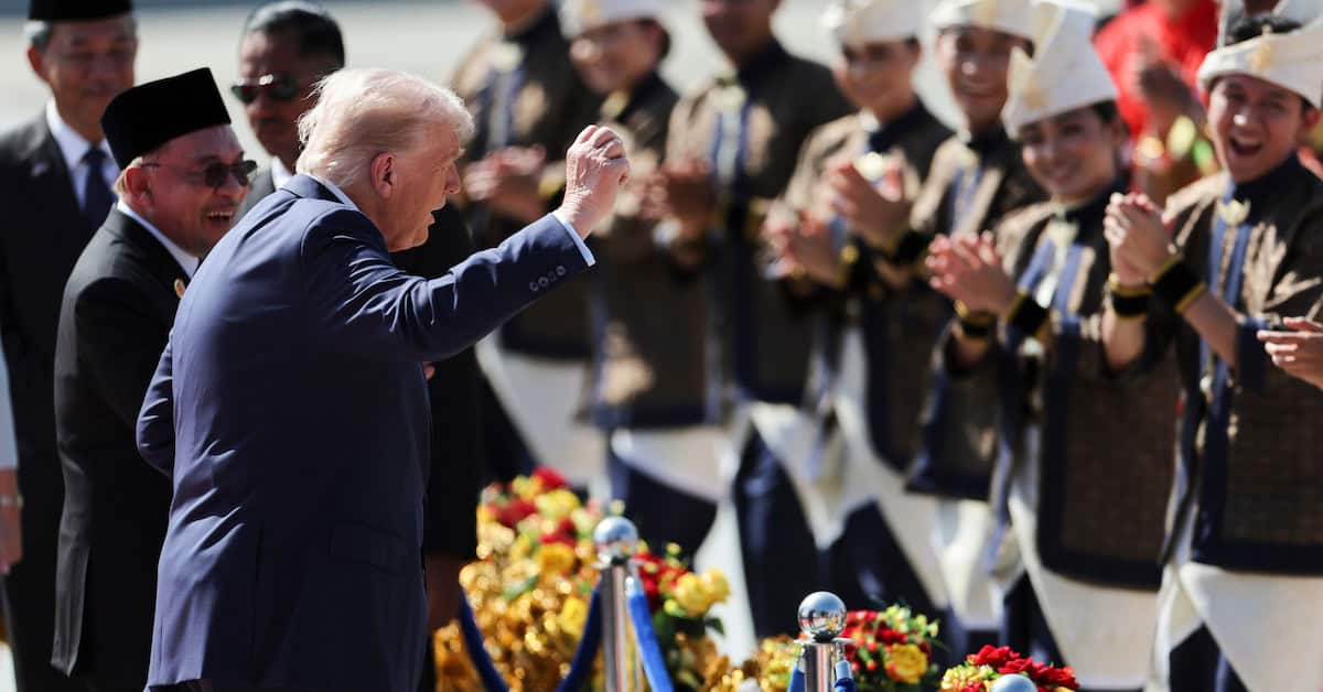 Trump dances as performers welcome him on arrival in Malaysia
