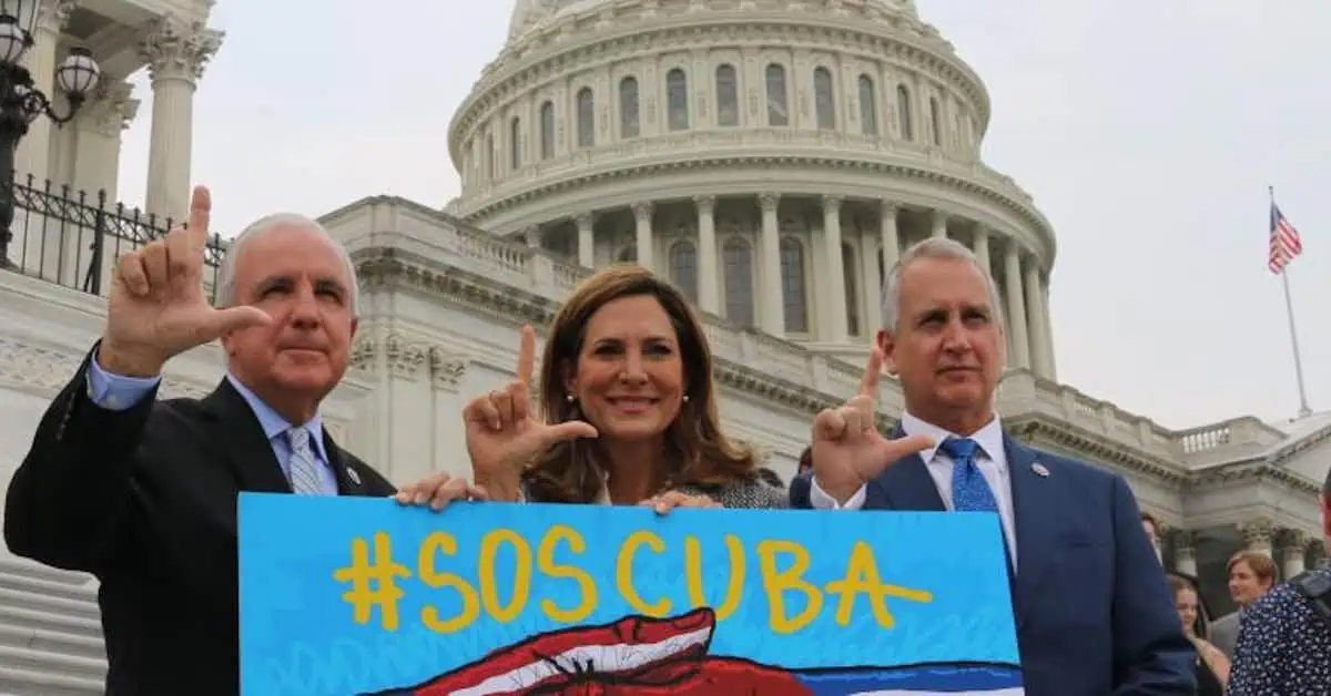 Salazar & Congress denounce the atrocities of socialist regimes